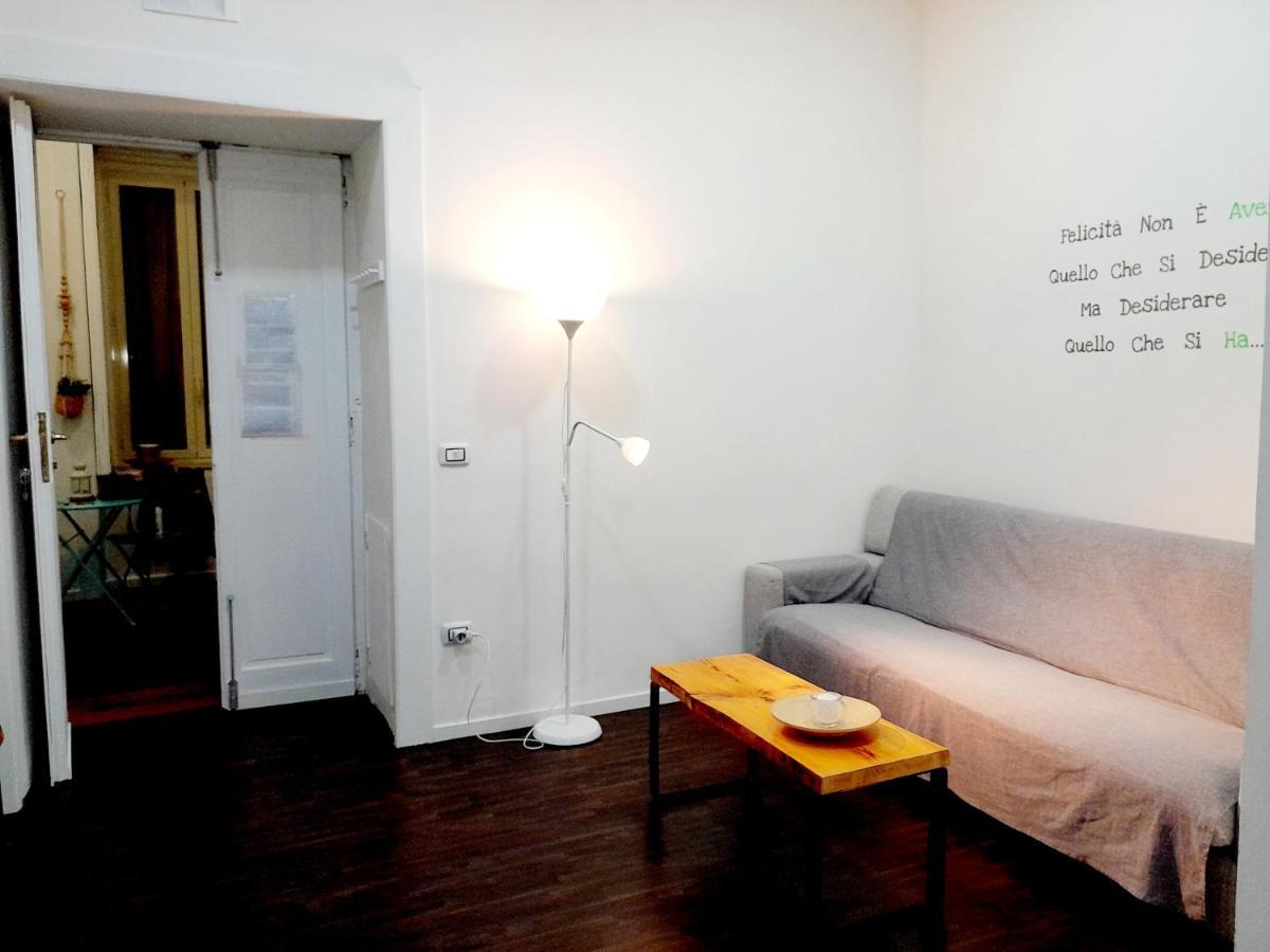Appartamento Family House Piazza Carita' Napoli Esterno foto